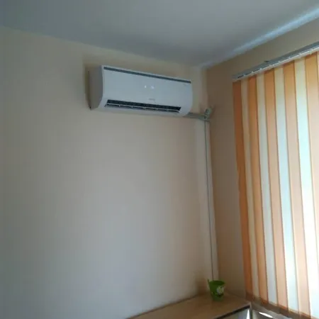 شقة Karchev *